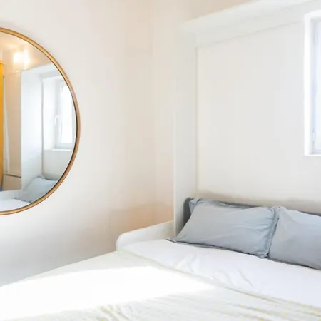 Colored Appt Close To Montmartre * Paris